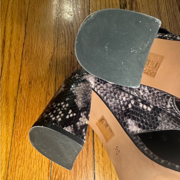 TOPSHOP NIXIE STUDDED MULES HEELS SANDALS - Picture 9 of 11